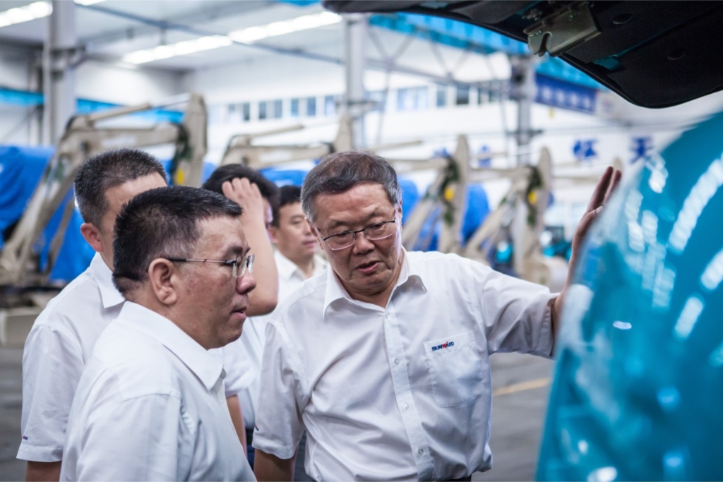 柳工集团曾光安董事长一行云顶国际yd888智能考察交流