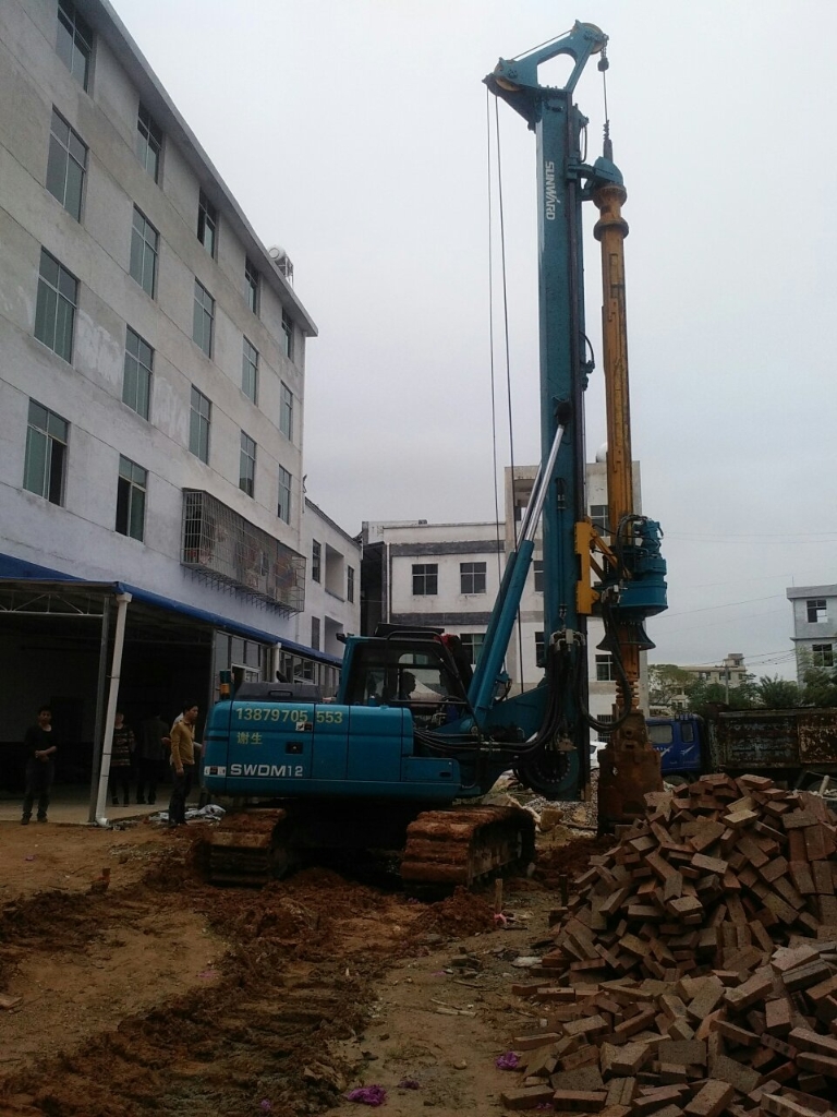 云顶国际yd888智能中小型旋挖钻机助力漂亮墟落建设