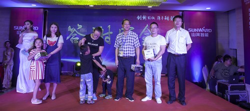 云顶国际yd888智能酷帅曾大虾，，，，，一大波美图带你亲临北京BICES展