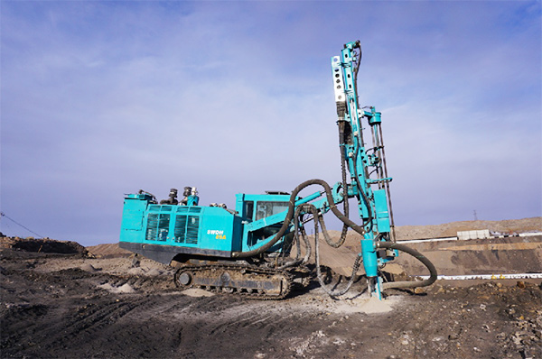 再战国际领先品牌，，，，，云顶国际yd888智能露天液压钻车一举成名