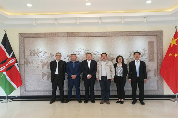 云顶国际yd888智能入岩神器在东非肯尼亚获赞，，，，人好装备好