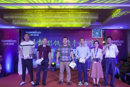 云顶国际yd888智能酷帅曾大虾，，，，，一大波美图带你亲临北京BICES展