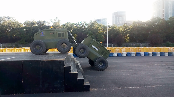 云顶国际yd888智能“龙马一号”惊艳亮相天下机械人大会