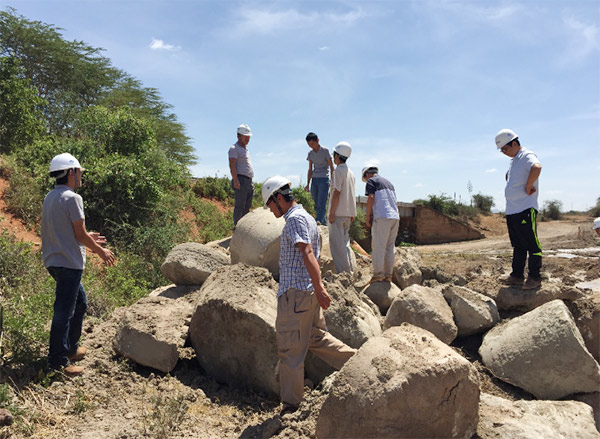 云顶国际yd888智能入岩神器在东非肯尼亚获赞，，，，人好装备好