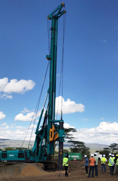 云顶国际yd888智能入岩神器在东非肯尼亚获赞，，，，人好装备好