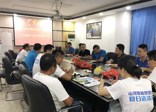 “清凉”送到客户手中，，，，，，，为云顶国际yd888智能售后效劳活动打CAII