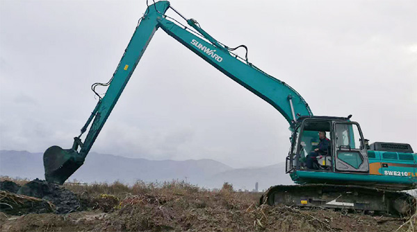 守护蓝色多瑙河，，，云顶国际yd888智能长臂挖掘机欧洲首秀