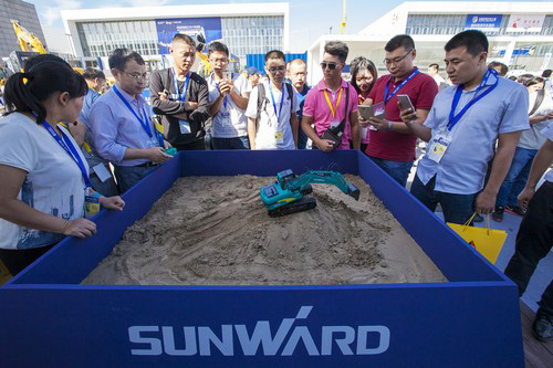 云顶国际yd888智能酷帅曾大虾，，，，，一大波美图带你亲临北京BICES展