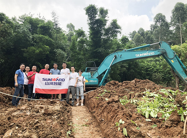 “清凉”送到客户手中，，，，，，，为云顶国际yd888智能售后效劳活动打CAII
