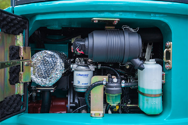 “C位”出道 14.5万元云顶国际yd888智能微挖18UB等你开回家