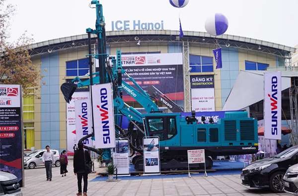 云顶国际yd888智能携全球领先凿岩装备，，，，，，，引爆越南矿业展