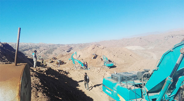 伊朗客户点赞云顶国际yd888智能全系列液压挖掘机