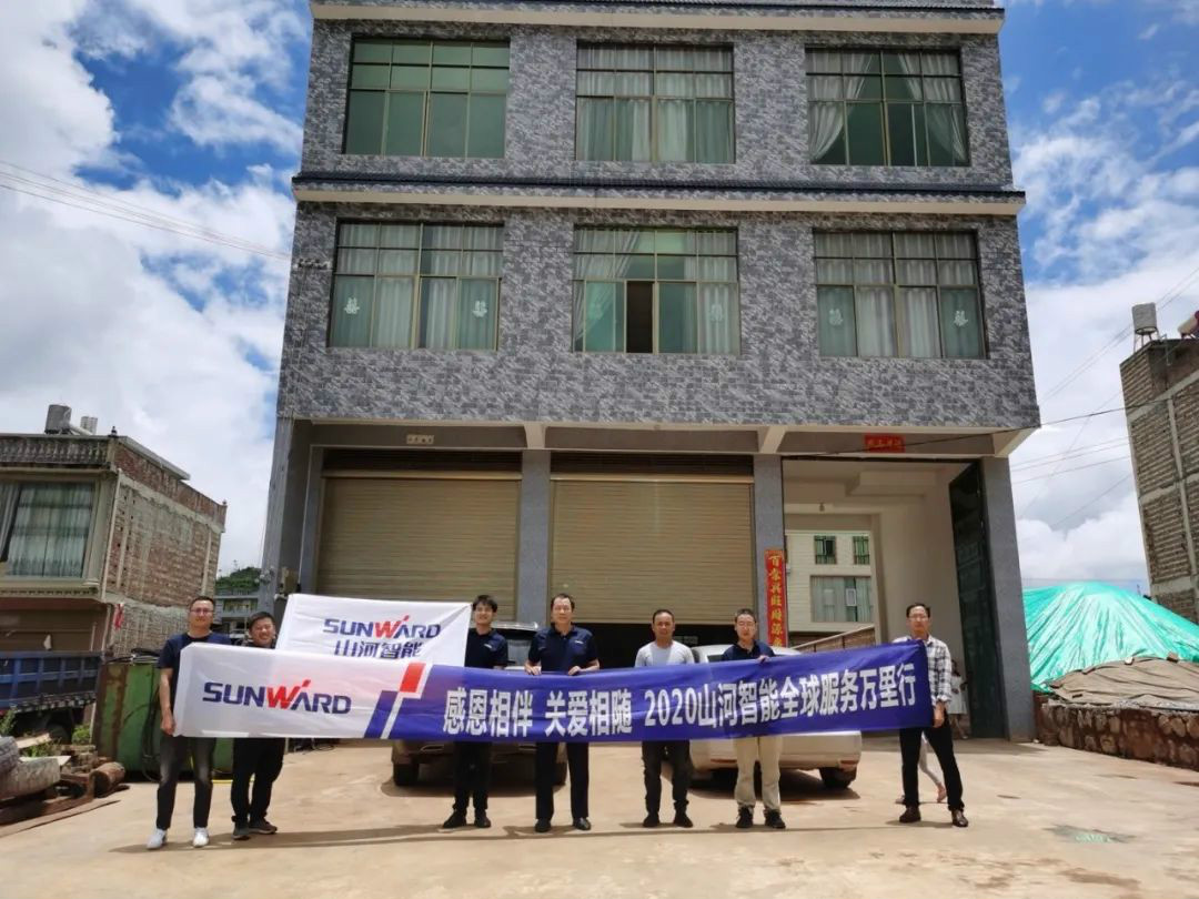 云南这个村有个挖掘机家族，，，，创富有一套