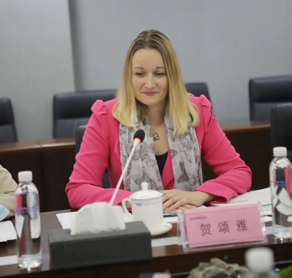 英国驻广州总领事贺颂雅考察云顶国际yd888智能