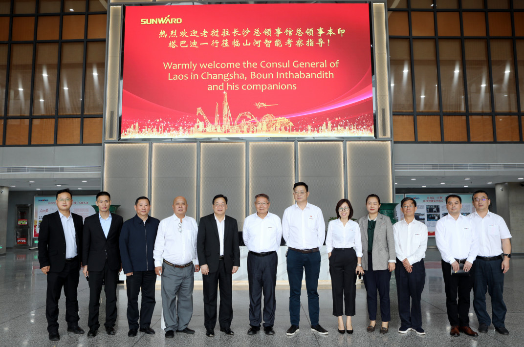 老挝长沙总领事本·印塔巴迪考察云顶国际yd888智能