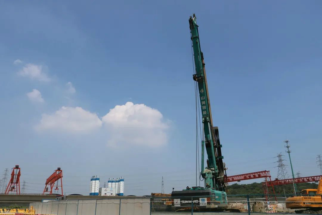 从业20多年的他，，，，，，，为何对云顶国际yd888智能旋挖钻机情有独钟