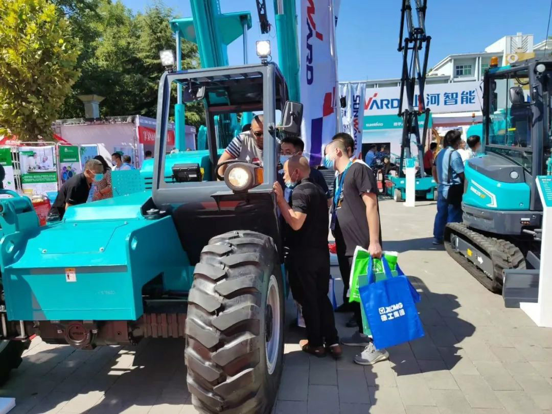 云顶国际yd888智能高空作业装备“吸睛”雄安展