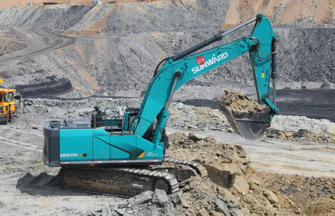 以先导式立异实现挖掘机从无到有，，，，从小到大，，，，从大到强！