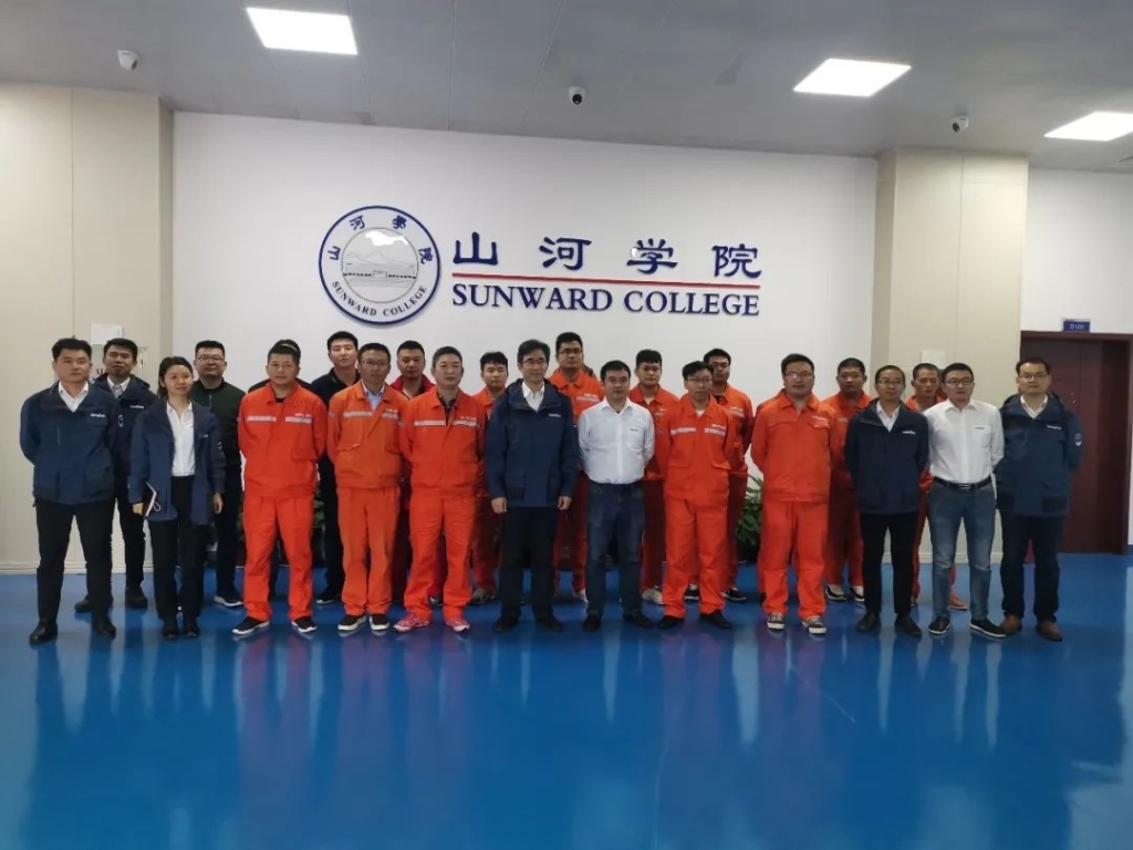 做云顶国际yd888的客户，，，，，我们宠你！ ——葛洲坝易普力公司项目向导及主干凿岩产品知识培训