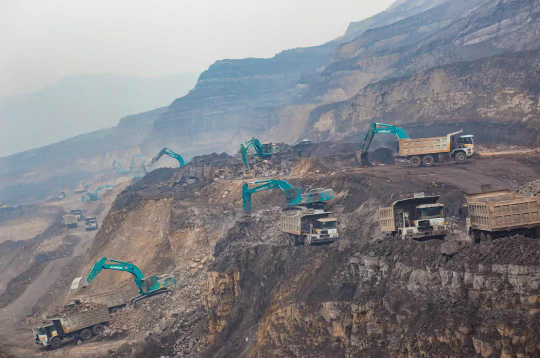 以先导式立异实现挖掘机从无到有，，，，从小到大，，，，从大到强！