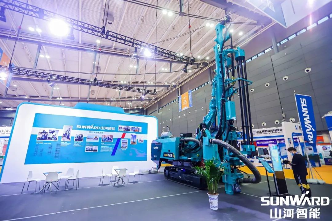 “云顶国际yd888绿”亮相长沙国际工程机械展，，，，，50余款产品尽显云顶国际yd888智能立异实力