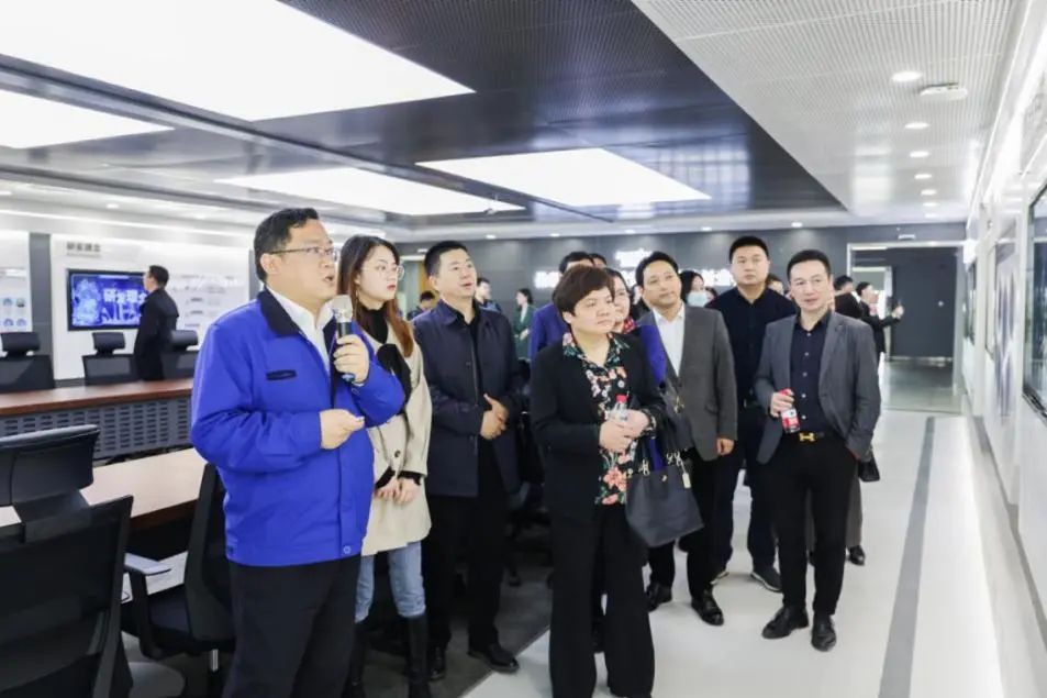 民主党派湖南省委机关青工委团队一行考察云顶国际yd888智能