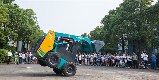 这个炎天，，，，亲子玩转云顶国际yd888智能“三栖”装备