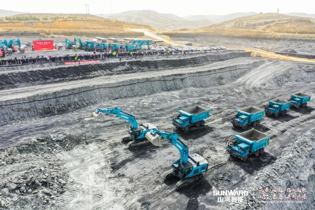 “矿”世能手，，，，，，齐聚云顶国际yd888智能挖掘机操作手挑战赛