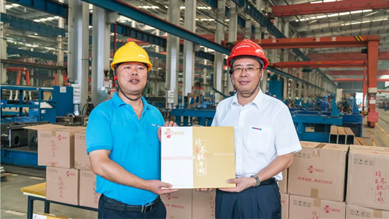 万力集团“送清凉”活动，，，慰问一线员工