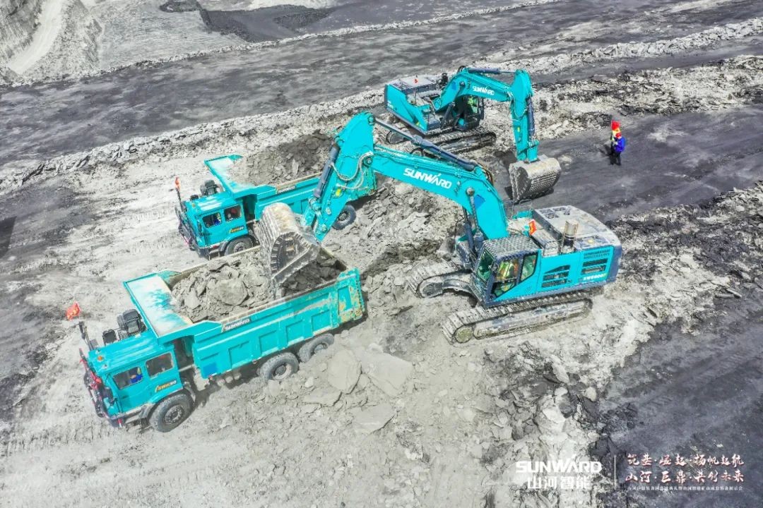 “矿”世能手，，，，，，齐聚云顶国际yd888智能挖掘机操作手挑战赛