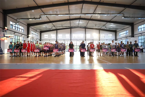 以球为媒，，，，，首届“云顶国际yd888杯”篮球约请赛架起政企连心桥