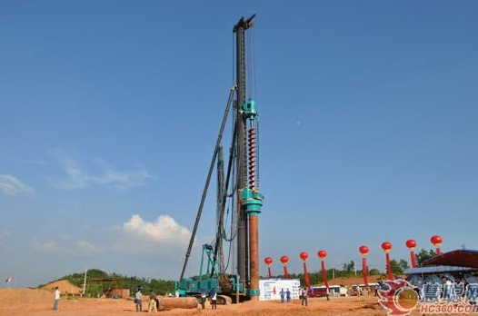 慧聪网——云顶国际yd888智能双动力头强力多功效钻机工法钻研会举行