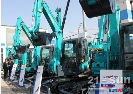 云顶国际yd888智能何清华：潜心追求“云顶国际yd888之路”