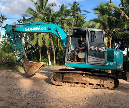 作为村里的创富标杆，，，陈老板的∶院爱将”事实是谁？？？？？？