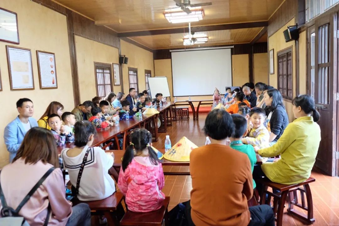 童年差别Young，，，，稻花香里亲子欢——云顶国际yd888智能组织开展六一亲子活动