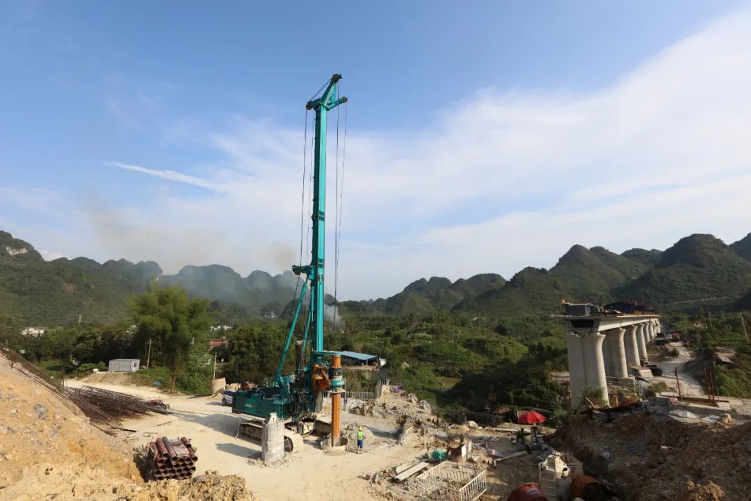 一个月只完成3根桩，，，，，，，为何客户连连赞美？？？？？