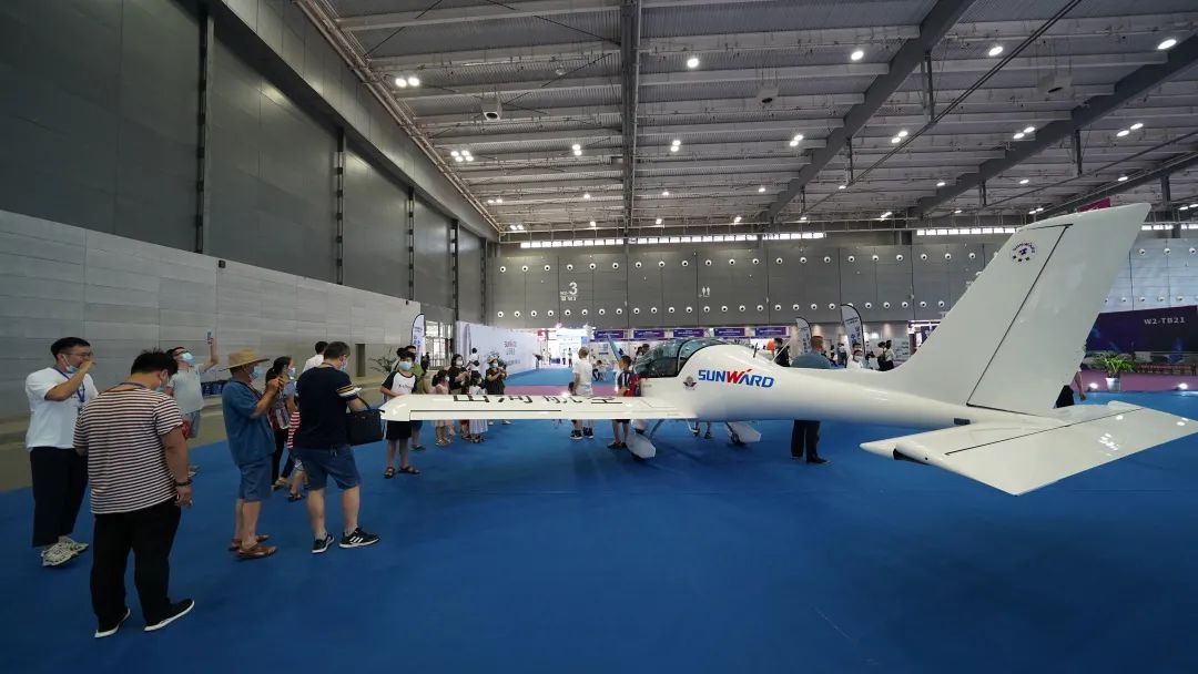 明星产品受追捧，，，，，云顶国际yd888航空携多款产品精彩亮相2021年湖南航展
