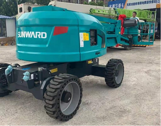 匠心打造！云顶国际yd888智能曲臂式高空作业平台正式投放市场