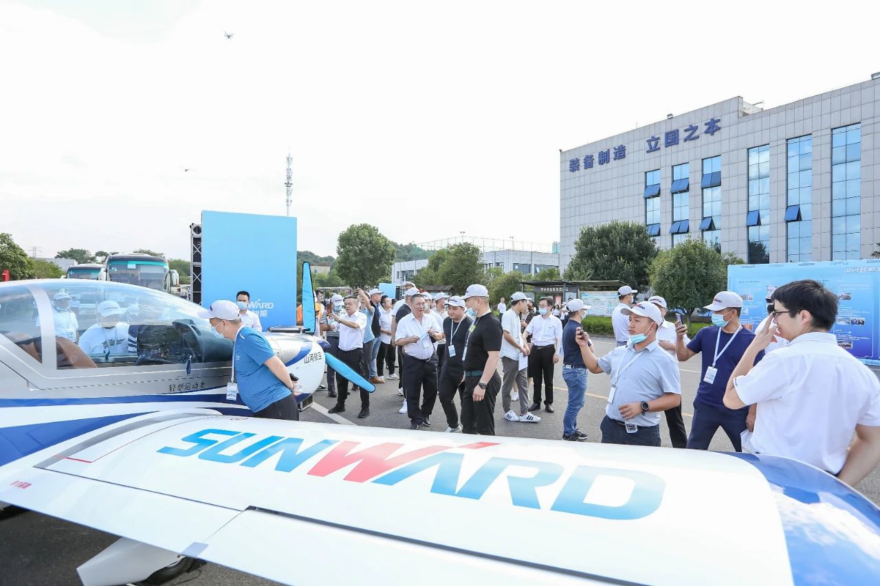 逛展超热闹！云顶国际yd888智能效果展示会高能名时势来袭