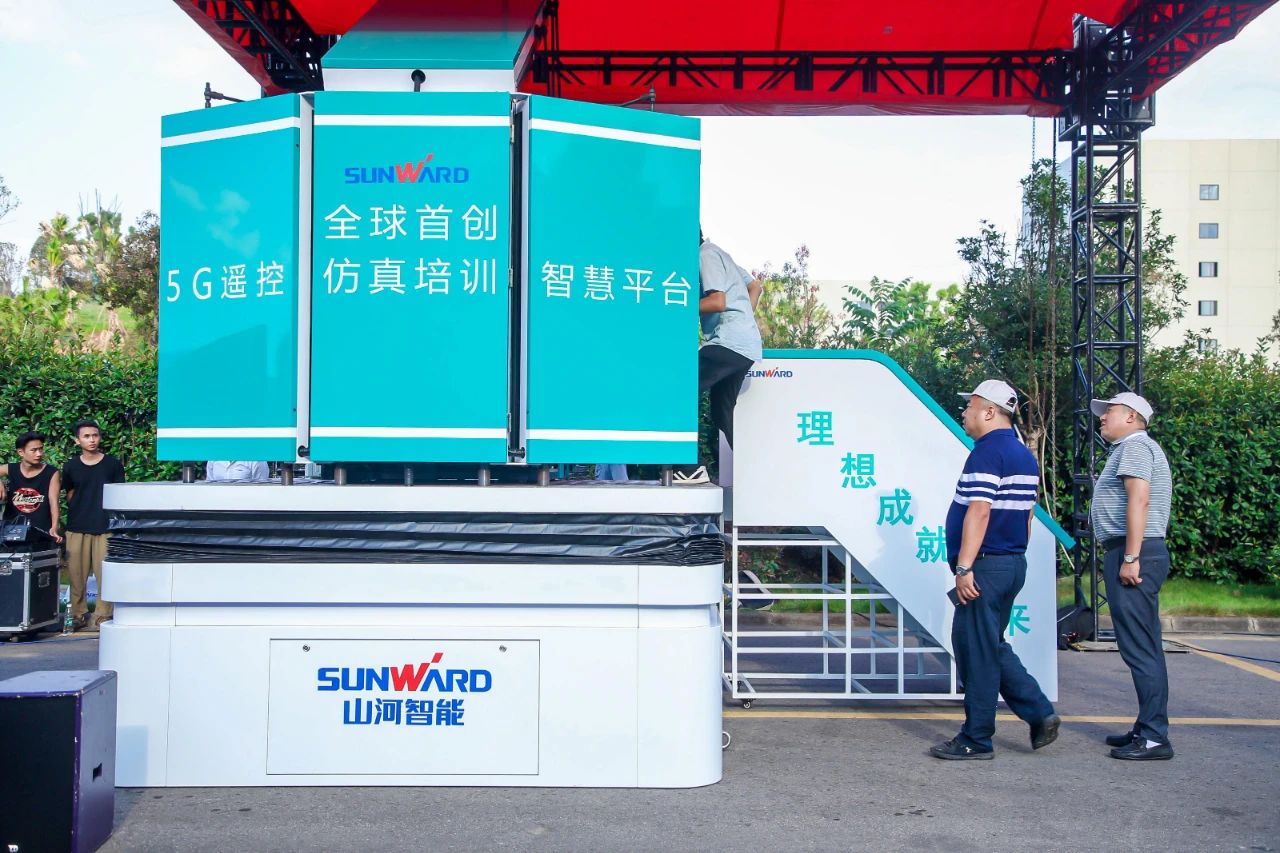 远程？？？？？+仿真培训！全球首创5G？？？？？胤抡媾嘌抵腔燮教ň柿料