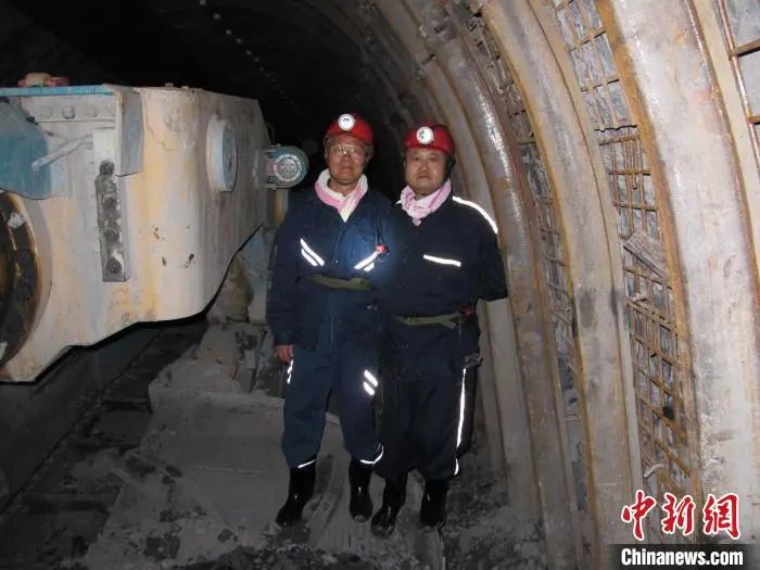 媒体聚焦 | 中新社专访——云顶国际yd888智能首创人何清华：向着太阳奔驰的筑梦人