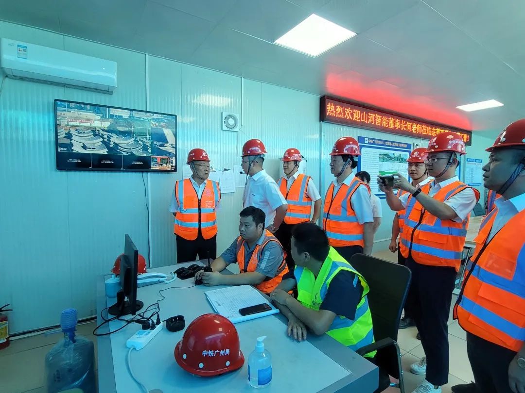 何清华调研中铁云顶国际yd888东莞项目：施展“装备+工法+施工”优势，，，，，，，一直做大做强