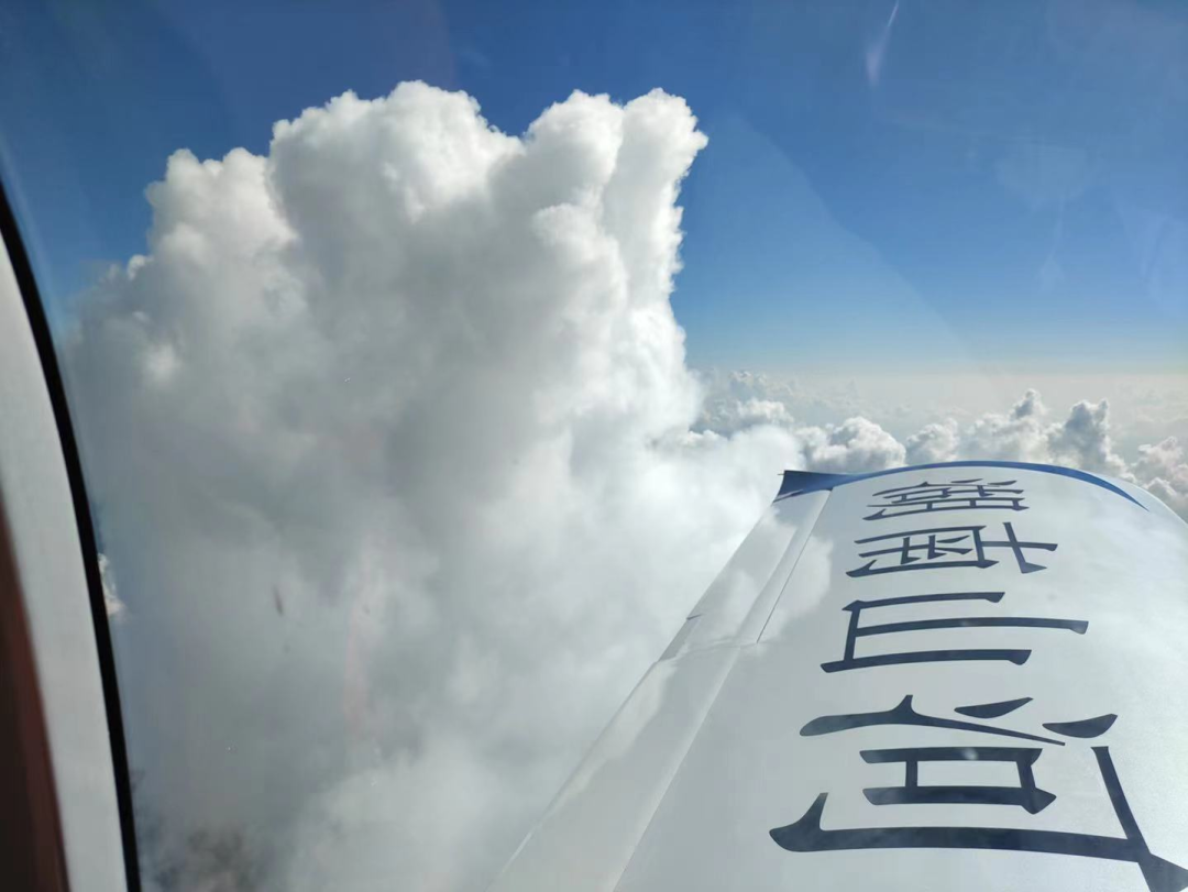 4小时，，，720公里，，，云顶国际yd888阿若拉飞到珠海在第13届中国航展等你