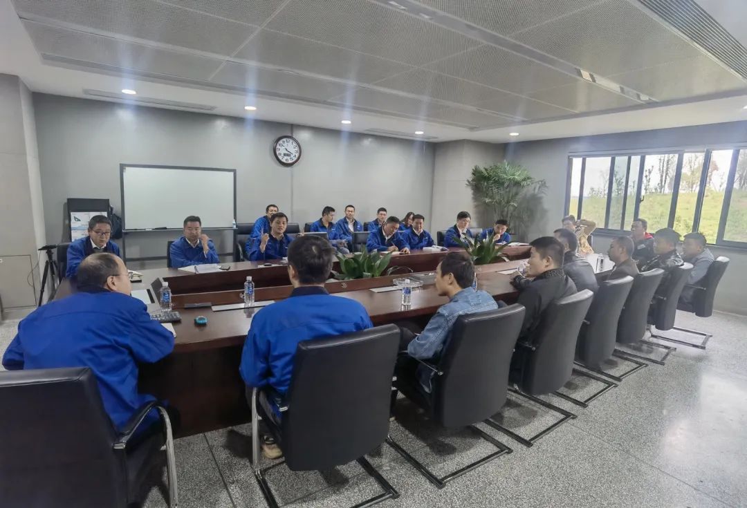 一起来“找茬”！10位“超等体验官”试驾云顶国际yd888智能最新“F系列”挖掘机