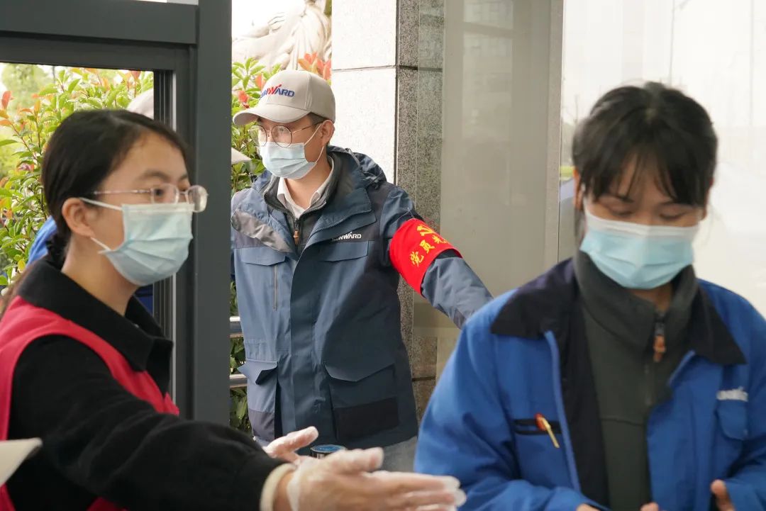 采样完成率近100%！云顶国际yd888智能第一时间开展全员核酸检测，，，，，，包管清静生产