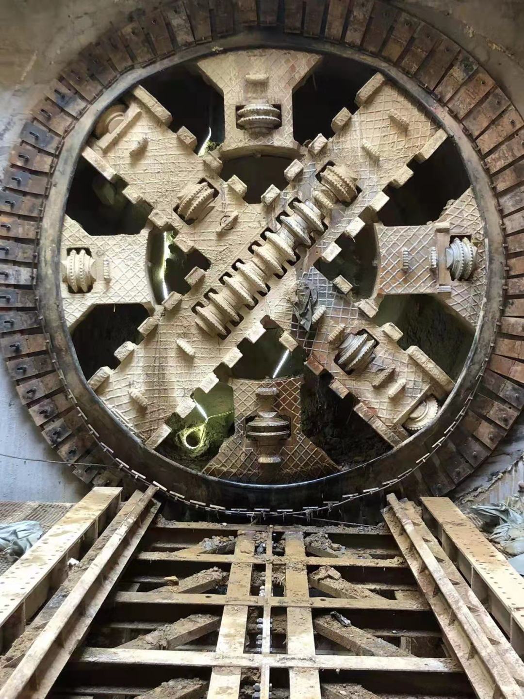 历时424天，，，，，创下最高纪录！万家丽快速化刷新北延线（含电力隧道）全线意会