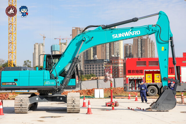 轮胎式挖掘机和履带式挖掘机，，，，，，你更看好哪个？？？？？？