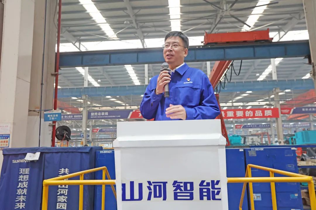 向模范学习！云顶国际yd888智能56名职工受到职工职业手艺竞赛表扬