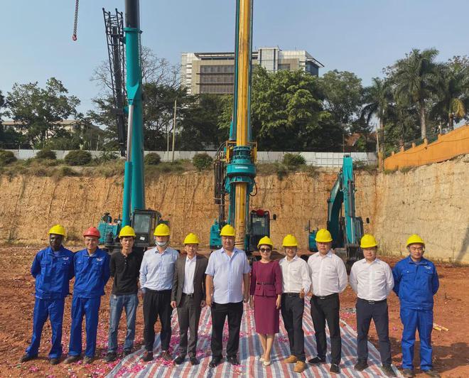 助力乌干达第一住宅高楼建设！云顶国际yd888智能再次出征非洲市场