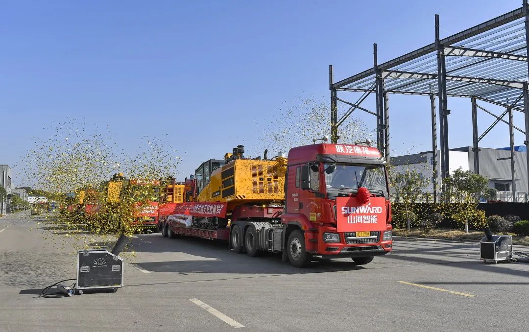 又一款差别化定制产品获认可！云顶国际yd888智能SWDH89J内燃式露天钻批量发货